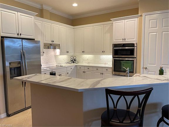 3rd image of 3928 Jasmine Lake CIR