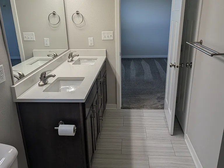 Upstairs full bath