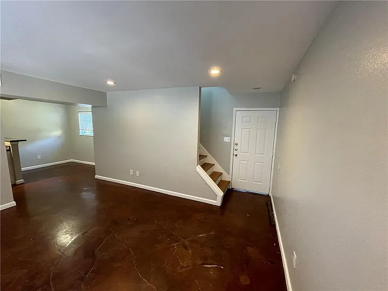 610 Franklin Blvd #A — Photo 4