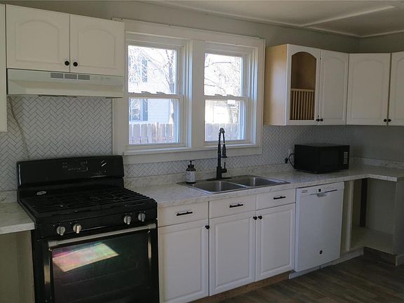 4th image of 304 W 3rd South St