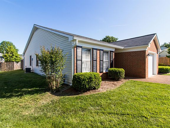 3rd image of 710 Mount Carmel Pl
