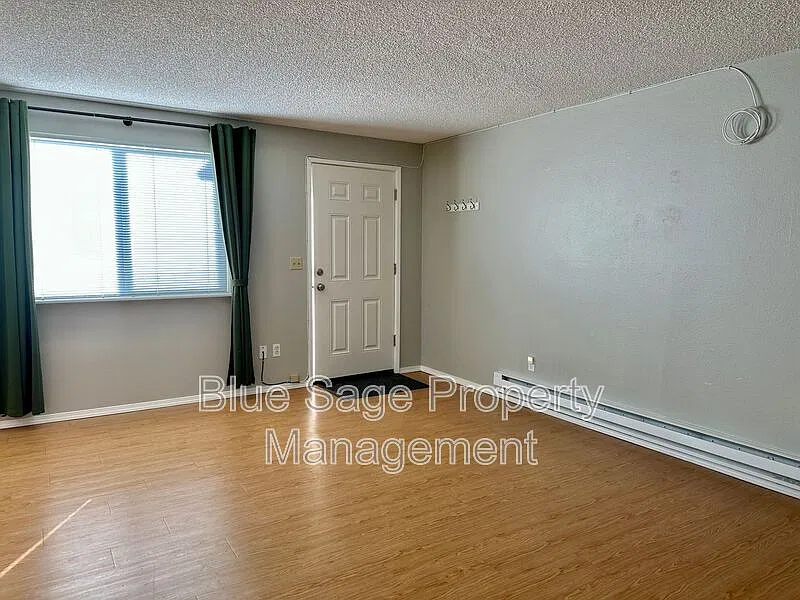 2 bed, 1.0 bath, 800 sqft, $1,595 — Photo 3