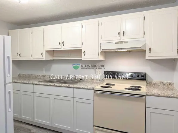 1111 N Elm St APT M, Orrville, OH 44667