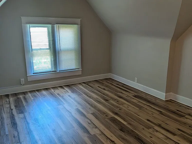 609 Jefferson St — Photo 8