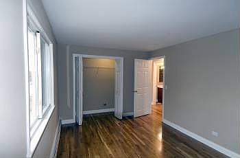 4th image of 4976 N Milwaukee Ave APT 102