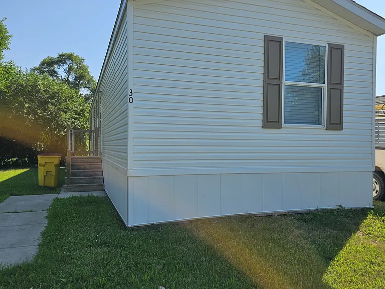 30 Chocolate St — Photo 1