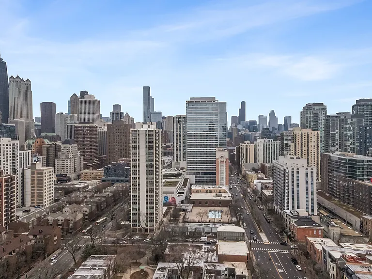 1360 N Sandburg Ter #2809C — Photo 13