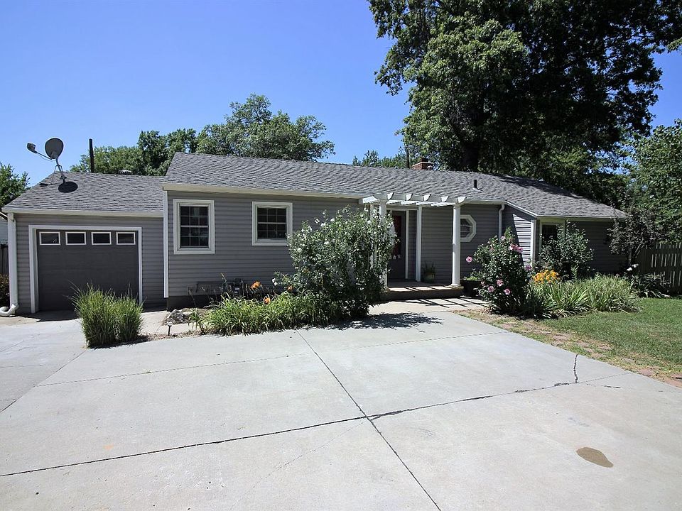 1st image of 1525 S 48th St