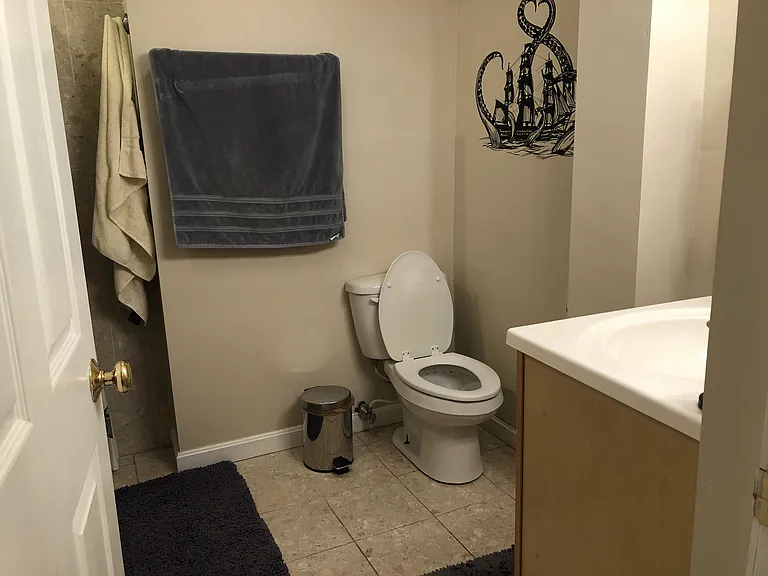220 Hanover St #21 — Photo 25