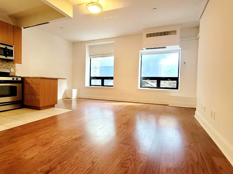231 E 111th St #1A — Photo 2