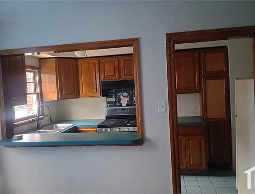 3 bed, $2,050 — Photo 3