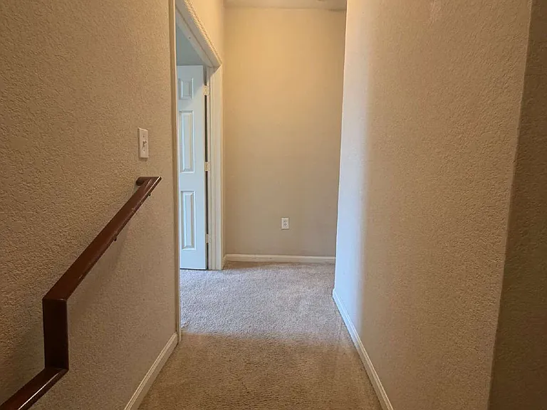 806 Baldwin Rowe Cir #1 — Photo 26