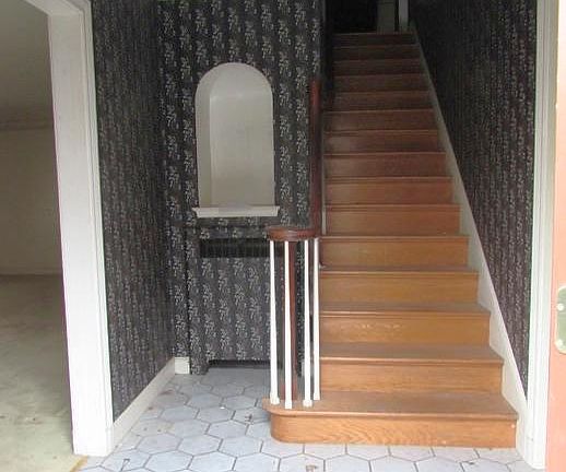 5th image of 305 Montrose St