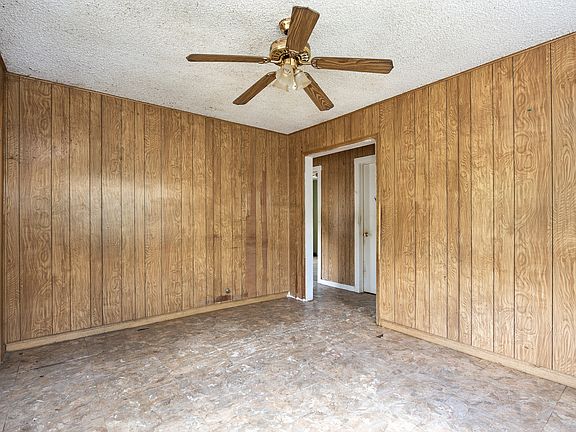 4th image of 4526 W Cesar E Chavez Blvd