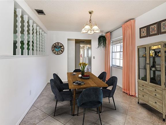 4th image of 2062 W Prairie Cir