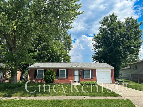 988 Stratford Pl photo 1