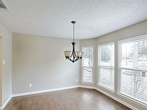 5th image of 2407 Cypress Dr