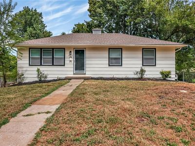 403 NW Lakeview Rd, Blue Springs, MO, 64014