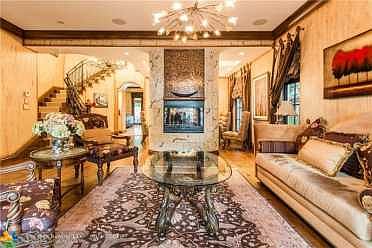 Home For Sale In Victoria Park