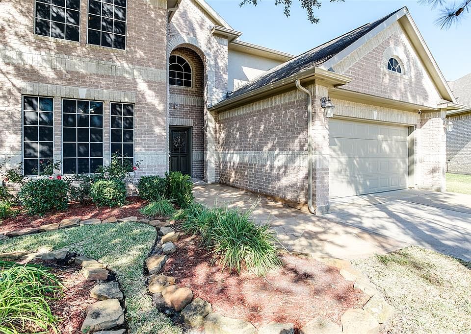1st image of 25218 Saber Oaks Dr
