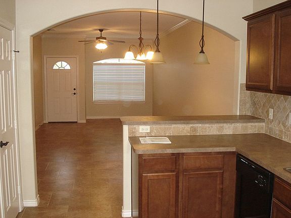 3rd image of 1607 Stanley Dr #100