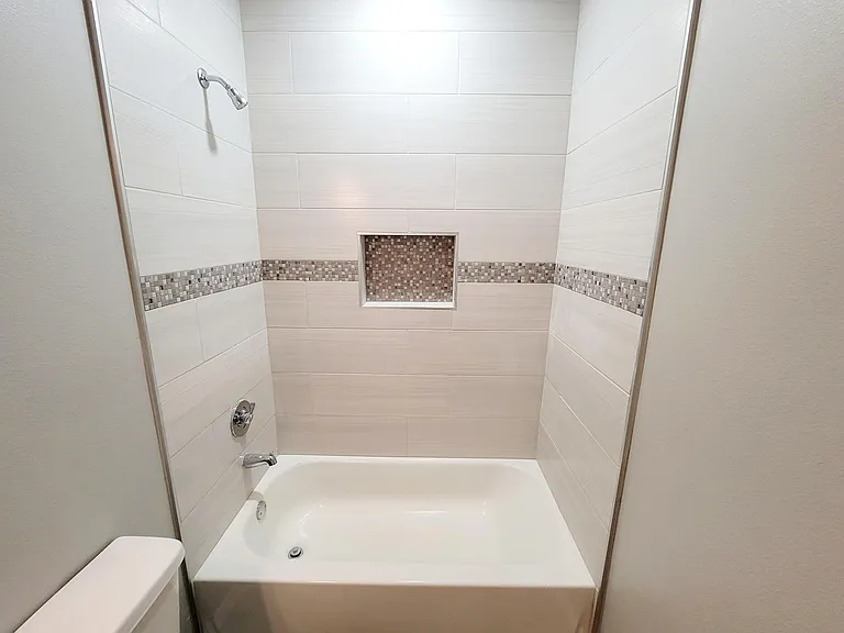 1909 Davenport St #1 — Photo 13