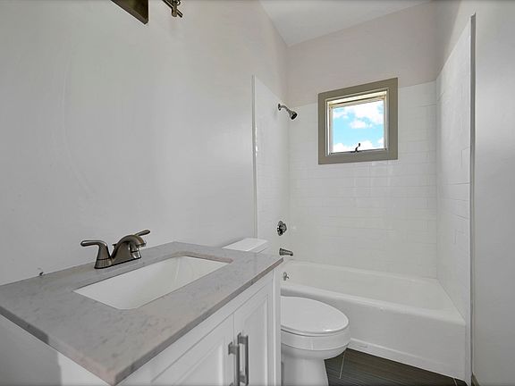 5th image of 178 Brook St