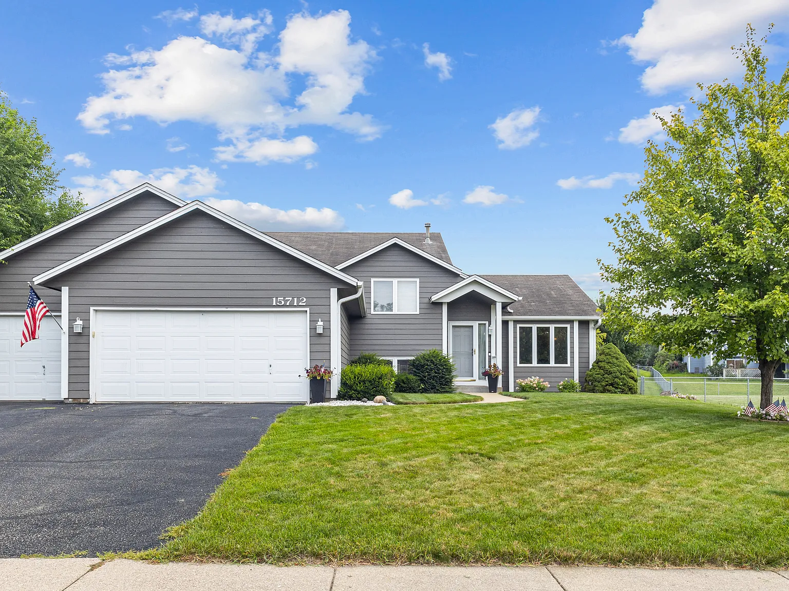 4 bed, 2.5 bath, $2,700 — Photo 1