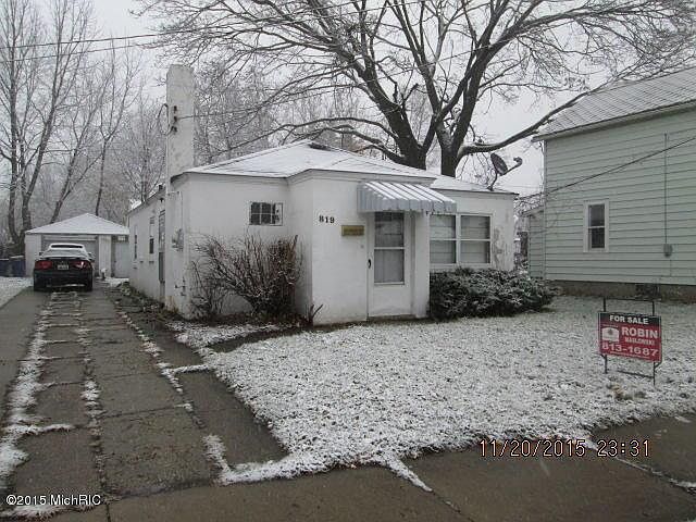 2nd image of 819 Myrtle St NW