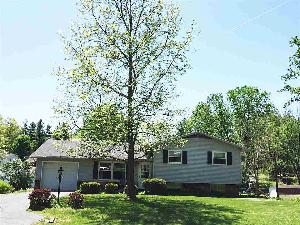 1st image of 3731 Oak Leaf Dr