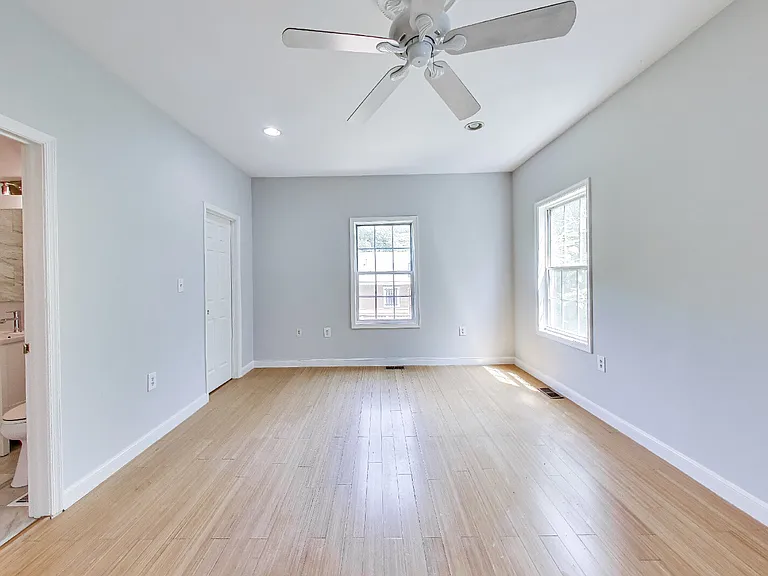 5713 Eads St NE — Photo 12