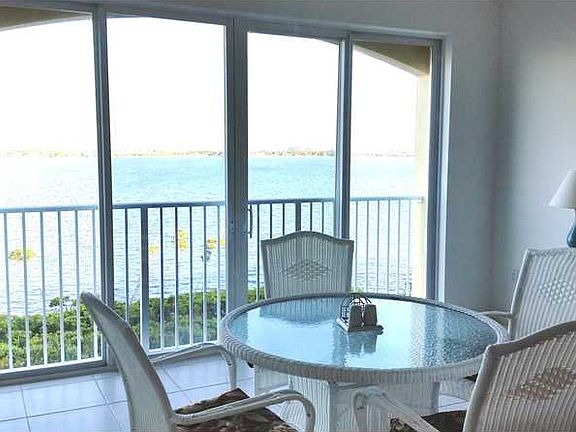 3rd image of 20 Harbour Isle Dr W