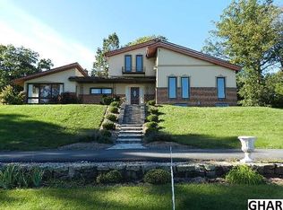 2511 Sky Top Trl, Dover, PA