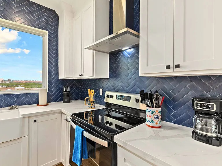 111 W Sunny Isle Dr #201 — Photo 14