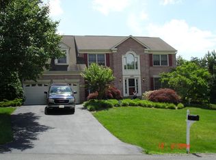 12103 Courtney Ct, Herndon, VA 20170