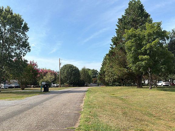 5th image of 456 Franks Rd