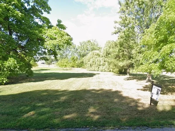 Hamilton St, Albion, NY 14411