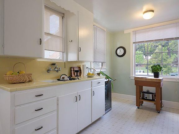 5th image of 230 E Sola St