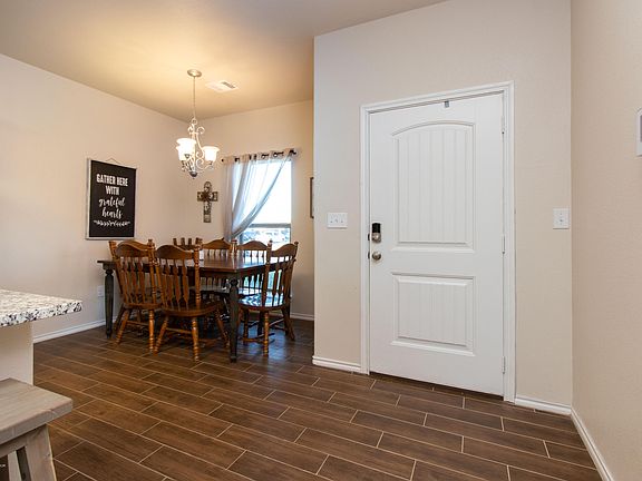 4th image of 602 Lochridge St