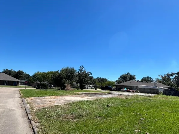 137 Presque Isle Dr, Houma, LA 70363