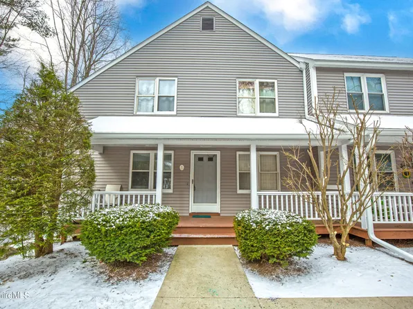 880 East St APT 16A, Lee, MA 01238