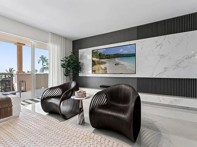 19143 Fisher Island Dr #19143 — Photo 38