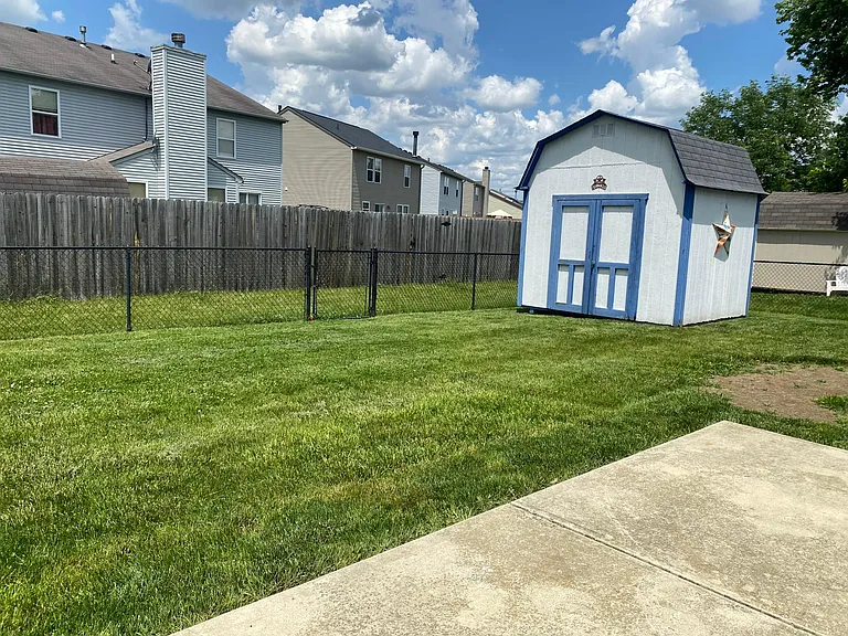 5636 N Plymouth Ct — Photo 17
