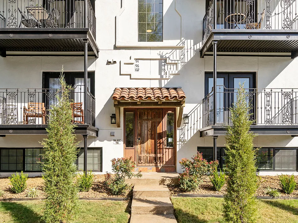 Vineyards on Garland Apartments
