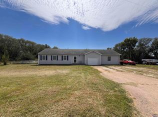 621 SW 85th St, Wakarusa, KS 66546