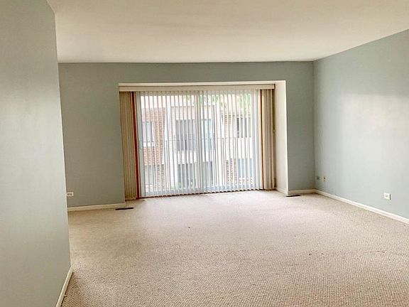 4th image of 2840 Mitchell Dr APT 8
