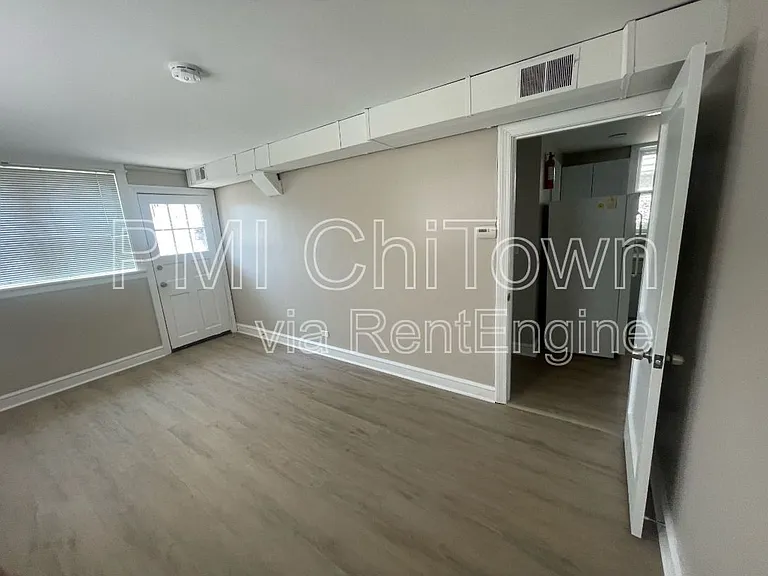 5202 W Ainslie St — Photo 6