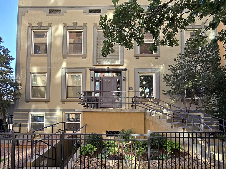 1650 N Pearl St #22 — Photo 14