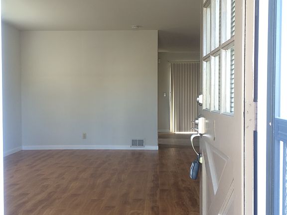5th image of 672 Iris Ave #1