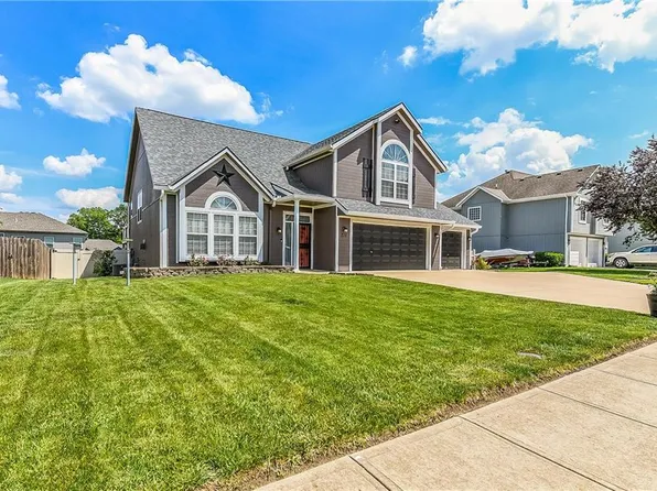 215 Pecan Tree Ave, Lone Jack, MO 64070
